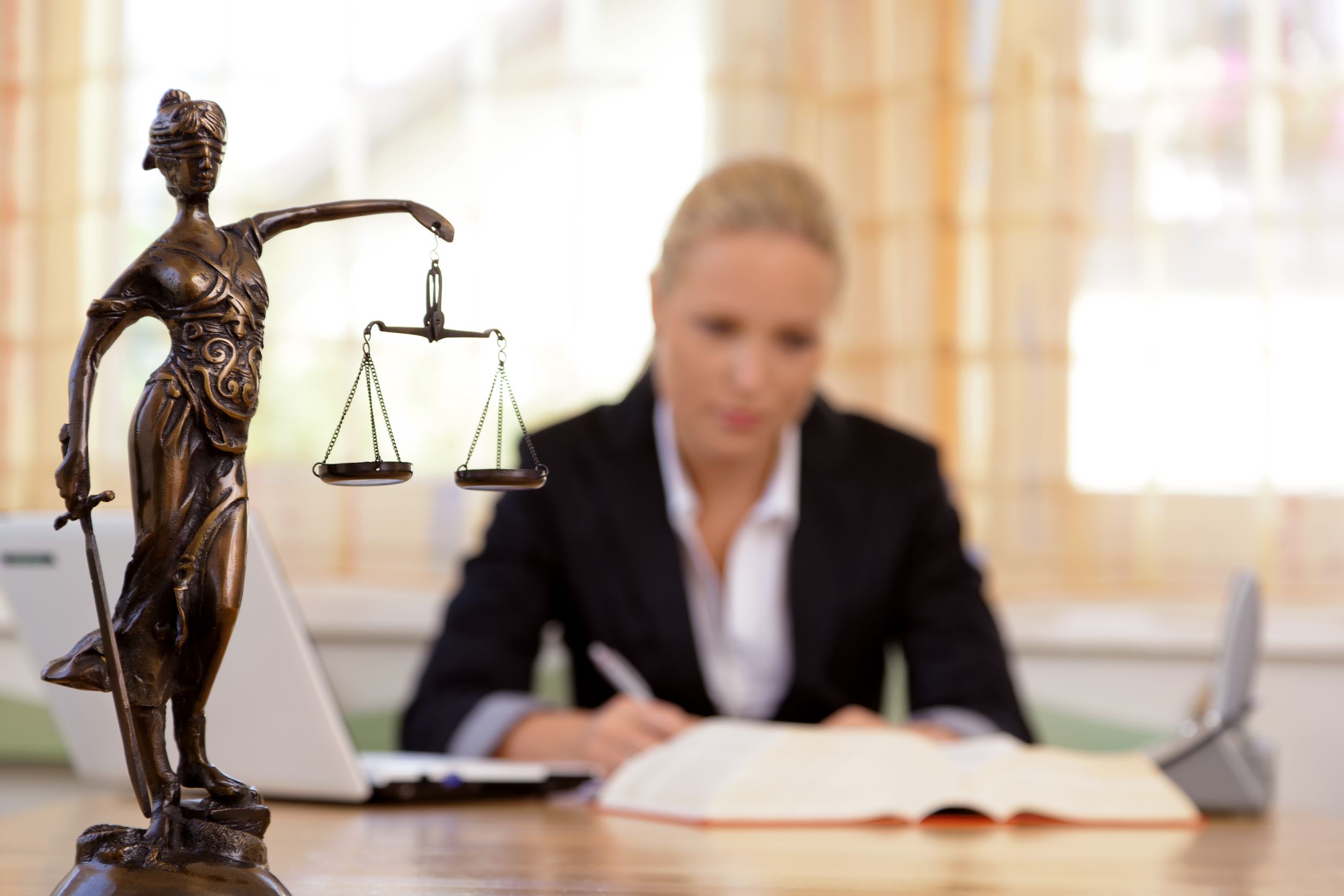Business Finance Why Having an In House Lawyer Saves Your Company 